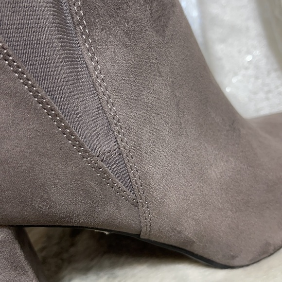 Marc Fisher booties size 7 1/2 M - Picture 15 of 17